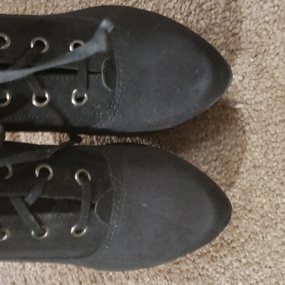 Fioni Black Heeled Boots - Picture 2 of 8